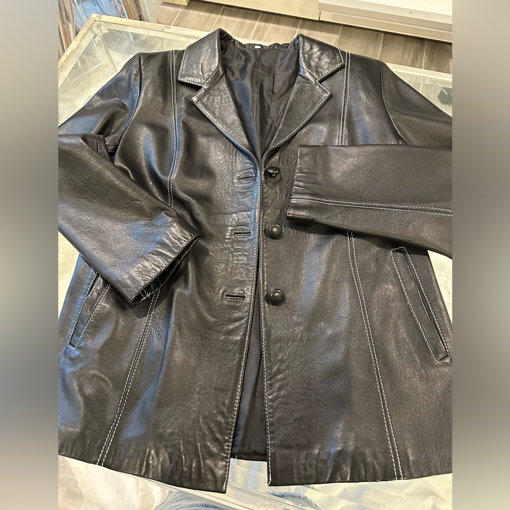 Vintage Black Leather Women's Size 42 Jacket Blazer Button Business / Casual.